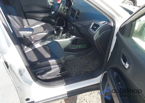 2019 Jeep Compass Latitude 4X4 from USA, damaged, VIN 3C4NJDBB8KT594156